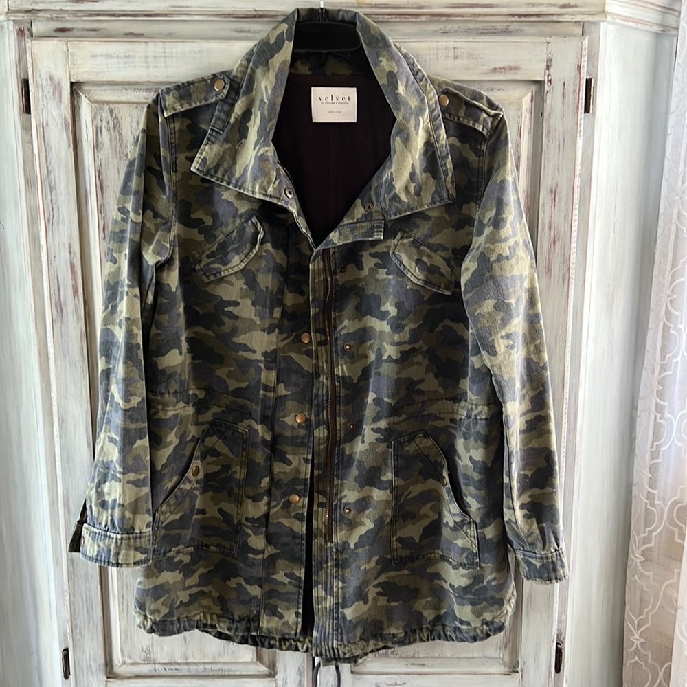 Velvet by Graham & Spencer camouflaged jacket